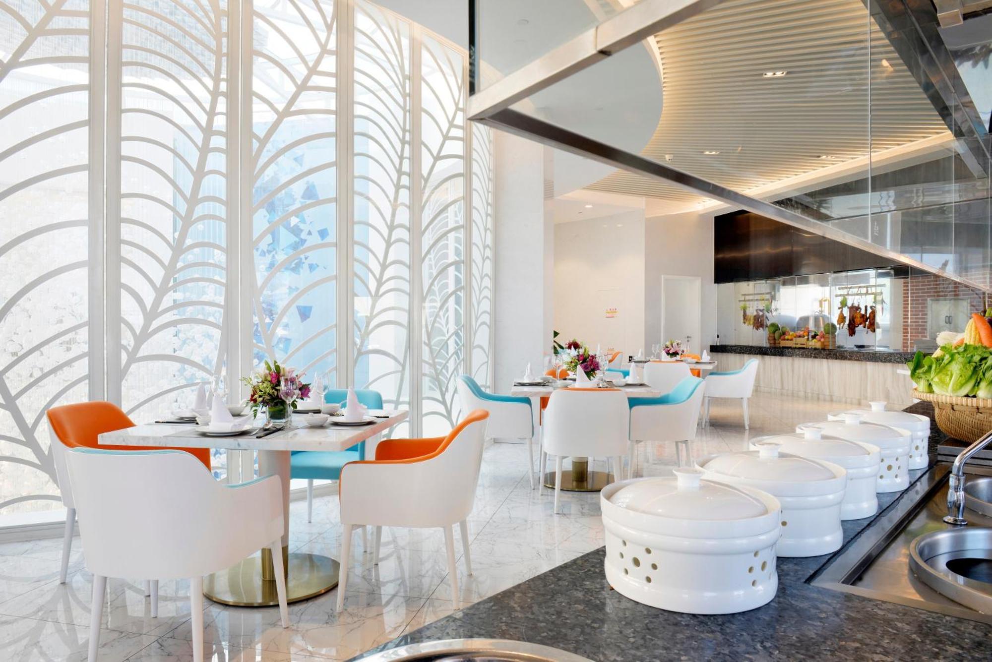 Palace Resort Yalong Bay Sanya Exterior photo